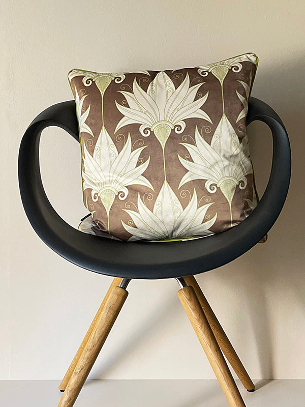Vanilla fly art deco kussen brown decadent bij webshop Philimonius