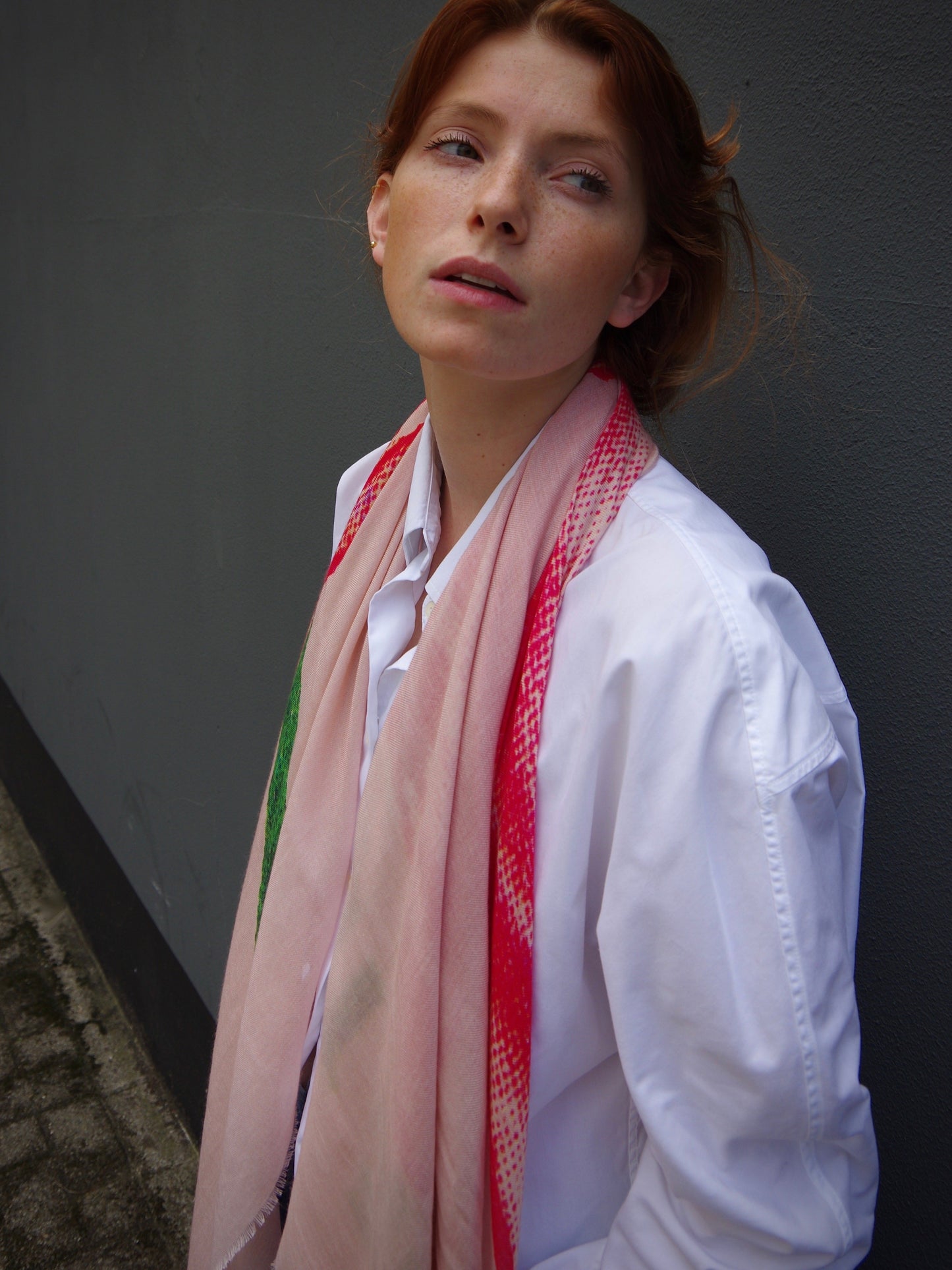 talking walls sjaal ela rose single 140x140