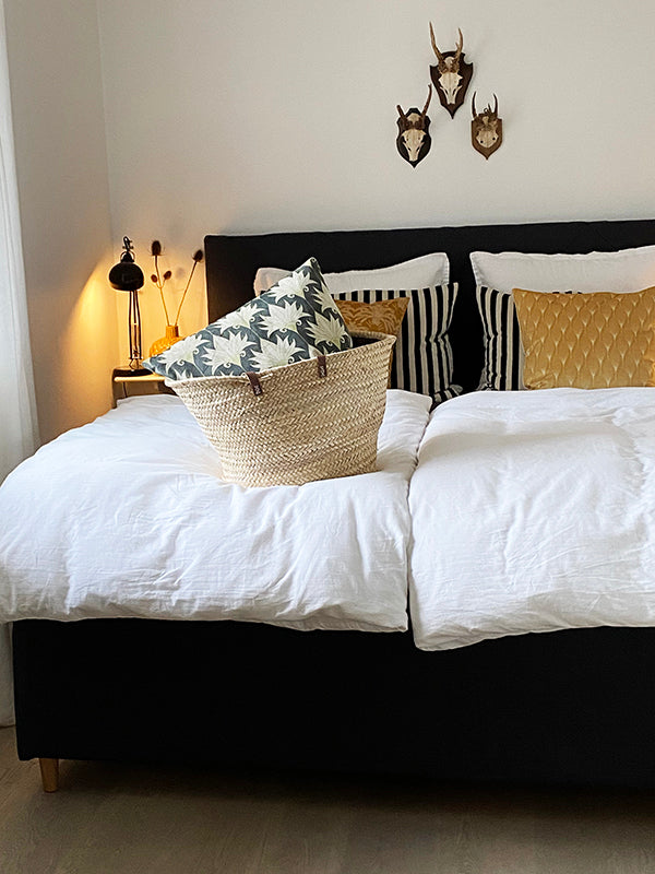 Vanilla Fly kussen  black & white 50x70 LA53