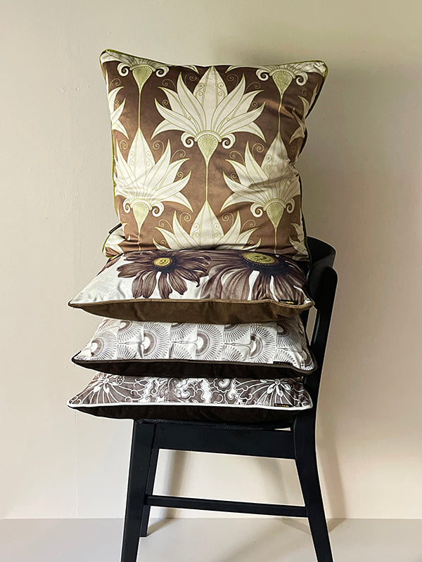 Vanilla fly art deco kussen brown decadent bij webshop Philimonius