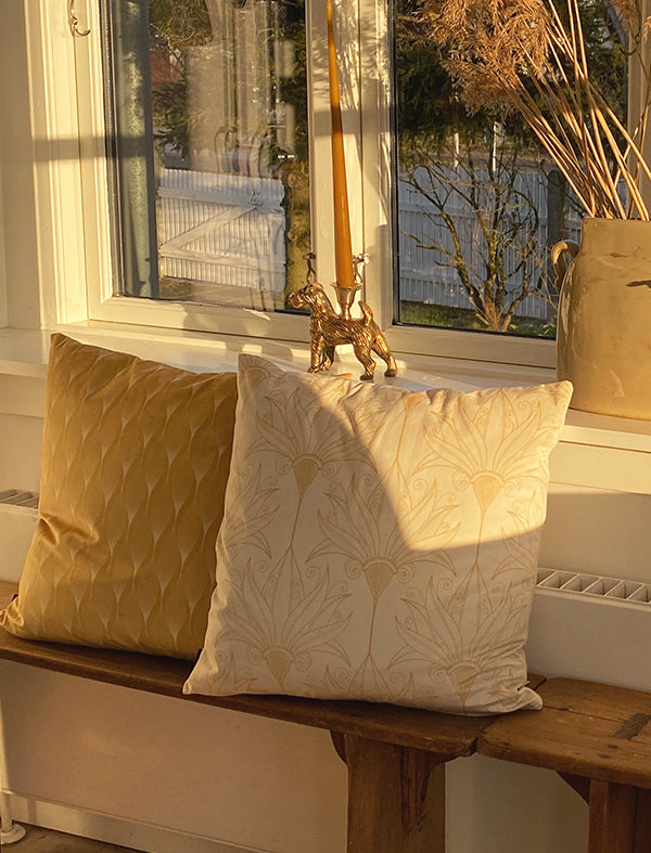 Vanilla Fly art deco kussen lotus bij webshop Philimonius